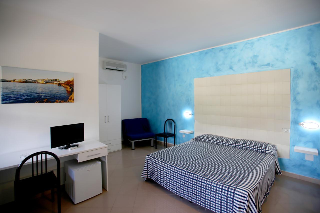 Hotel Parco Carabella Vieste Bagian luar foto